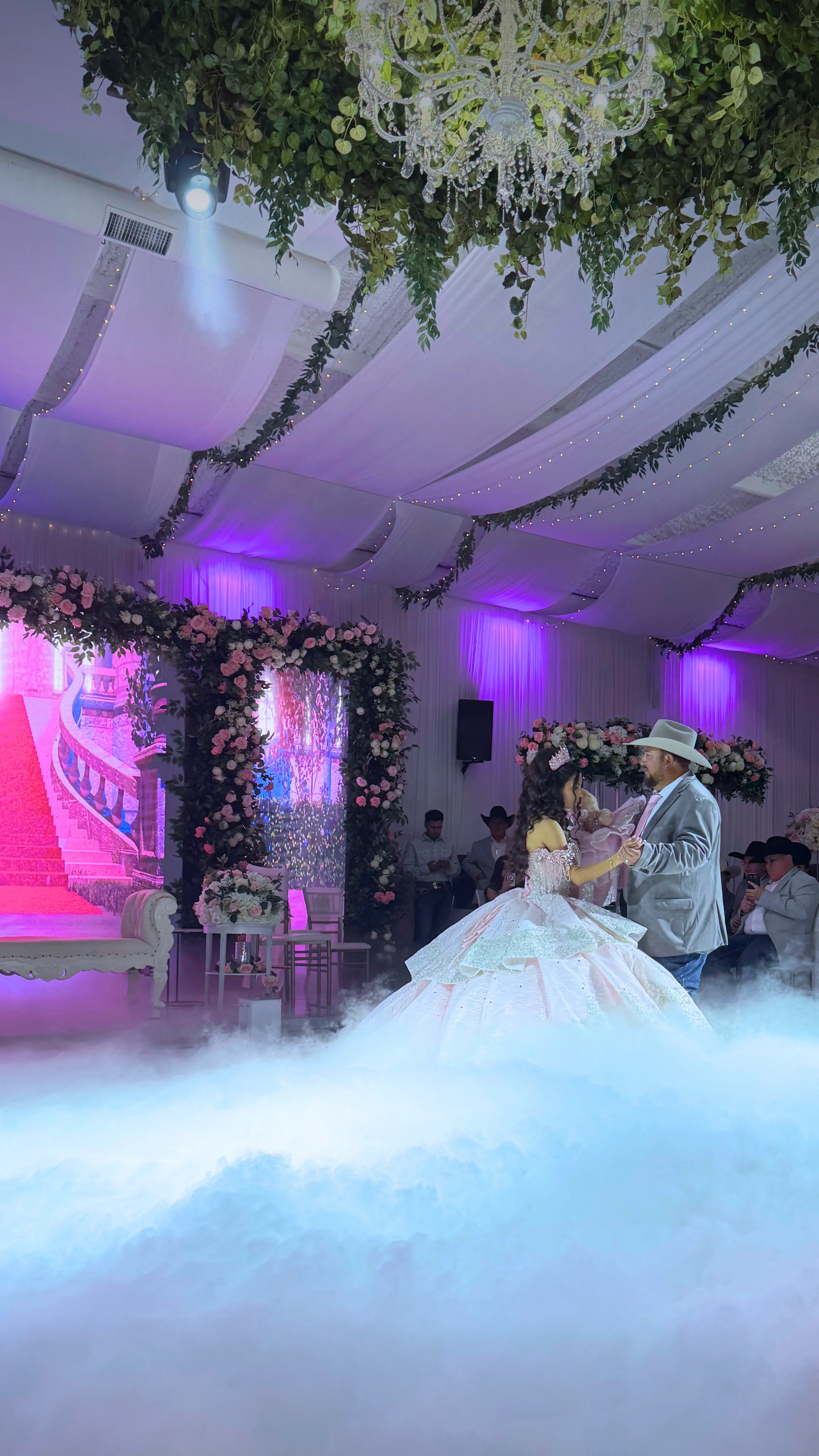quince-indoor-father-dance